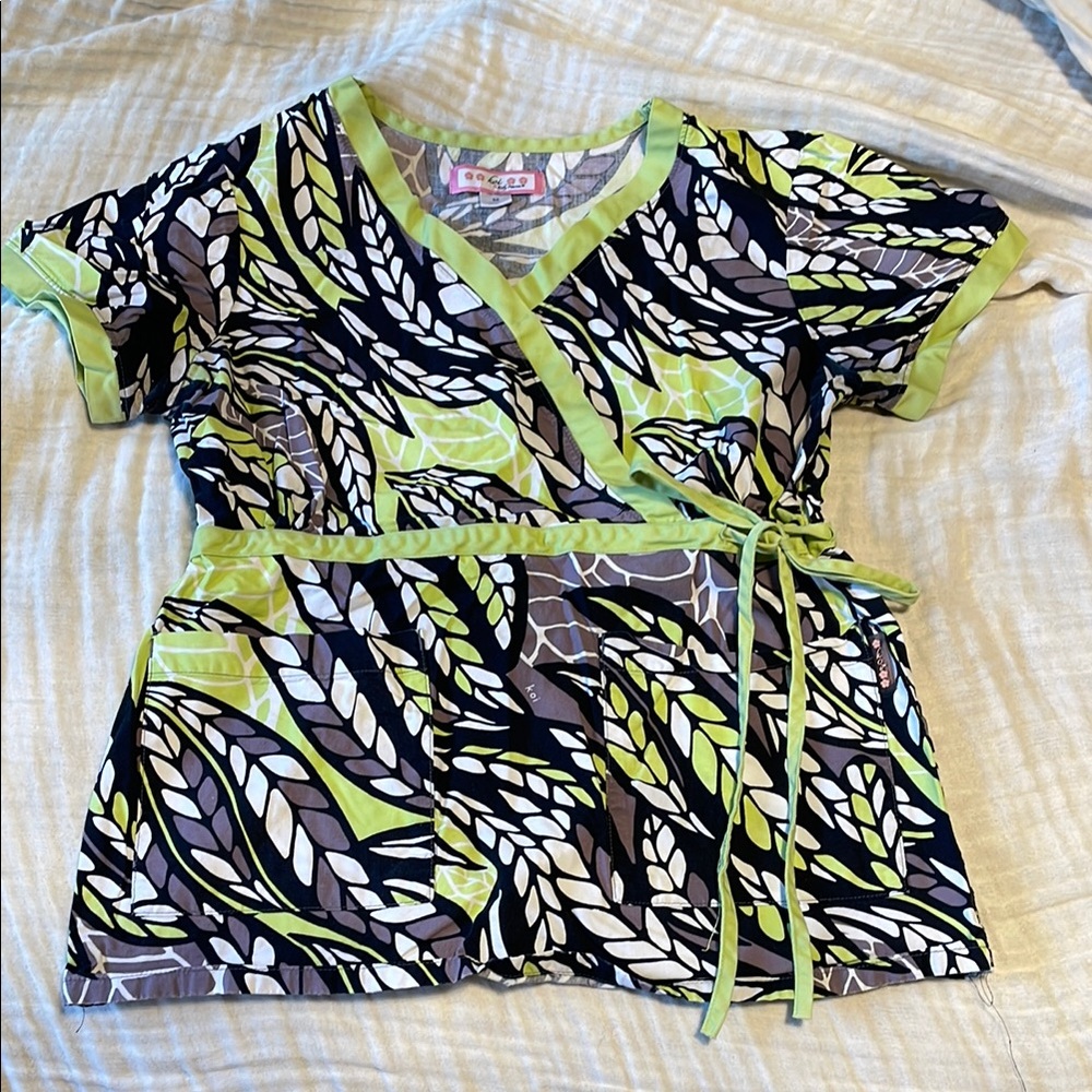 Koi scrub top